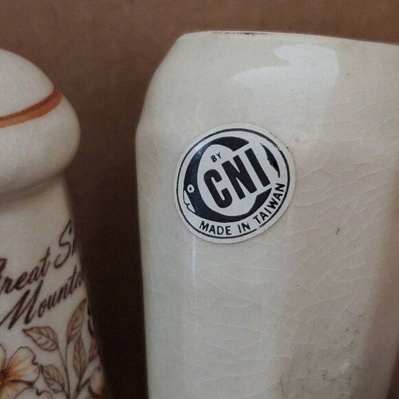 Great Smoky Mountain Floral Travel Collection Salt Pepper Shakers  Vintage - Picture 4 of 8